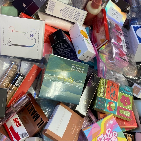 MYSTERY BOX ❤️CURATED❤️Beauty SKINCARE MAKEUP HAIRCARE BATH SPA $277-$299 MSRV - Picture 13 of 16